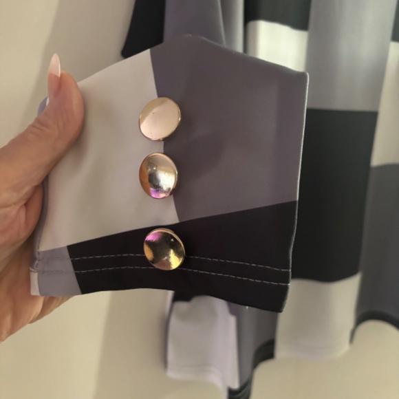 Two Polyester tops - Picture 10 of 11